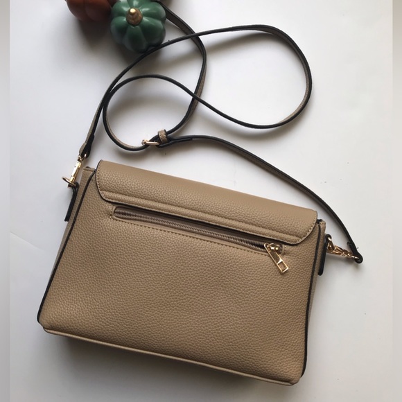 Mellow World crossbody purse vegan leather. - Picture 2 of 11